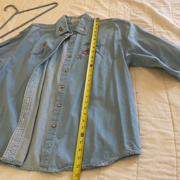 Women’s shirt white blue white floral patterns I’m back in front size large - Picture 5 of 11